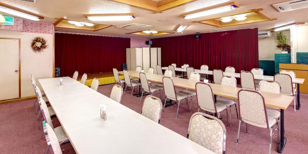 Okinawa Sun Plaza Hotel Наха Экстерьер фото