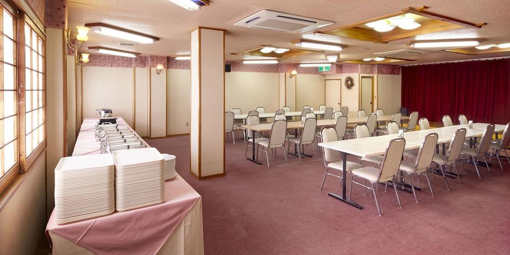 Okinawa Sun Plaza Hotel Наха Экстерьер фото